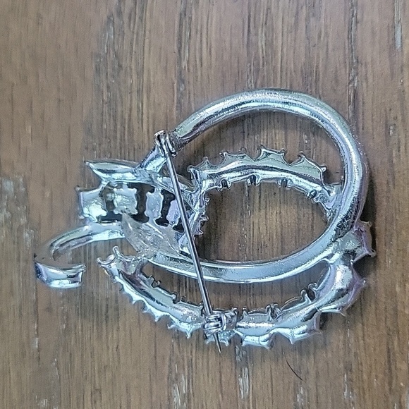 Elegant Silver tone looped Crystal Brooch - Picture 2 of 3